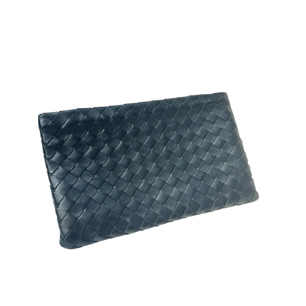 Bottega Veneta Black Intrecciato Woven Leather Clutch / Minimalist Handpurse